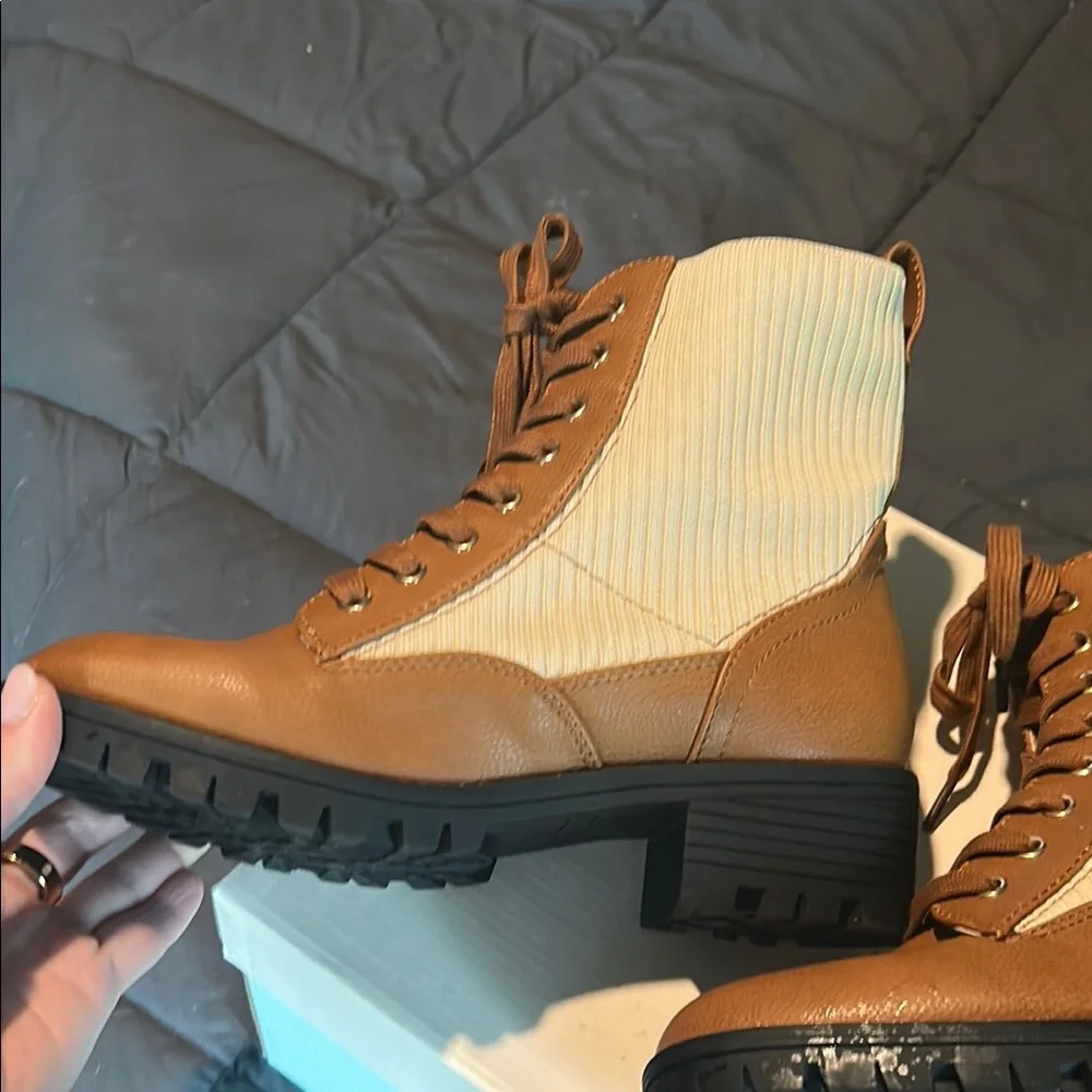 SO Tan and Cream Lace Up Boots with Chunky Sole - Picture 4 of 9
